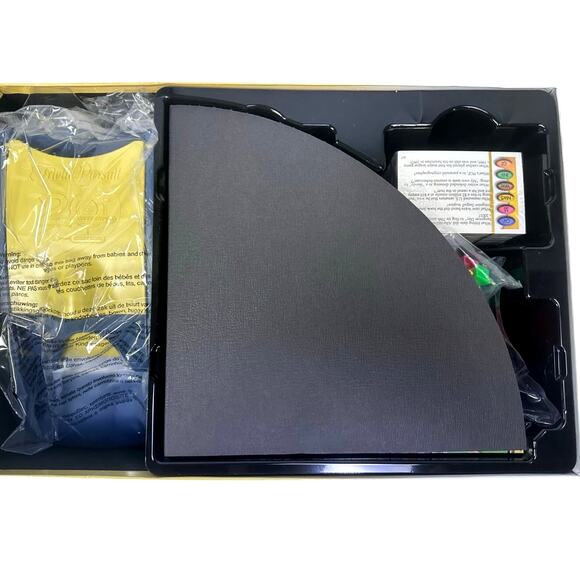 Trivial Pursuit 20th Anniversary Edition Board Game Trivia Vintage 2002 New - Picture 4 of 8